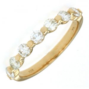 LADIES’ DIAMOND RING