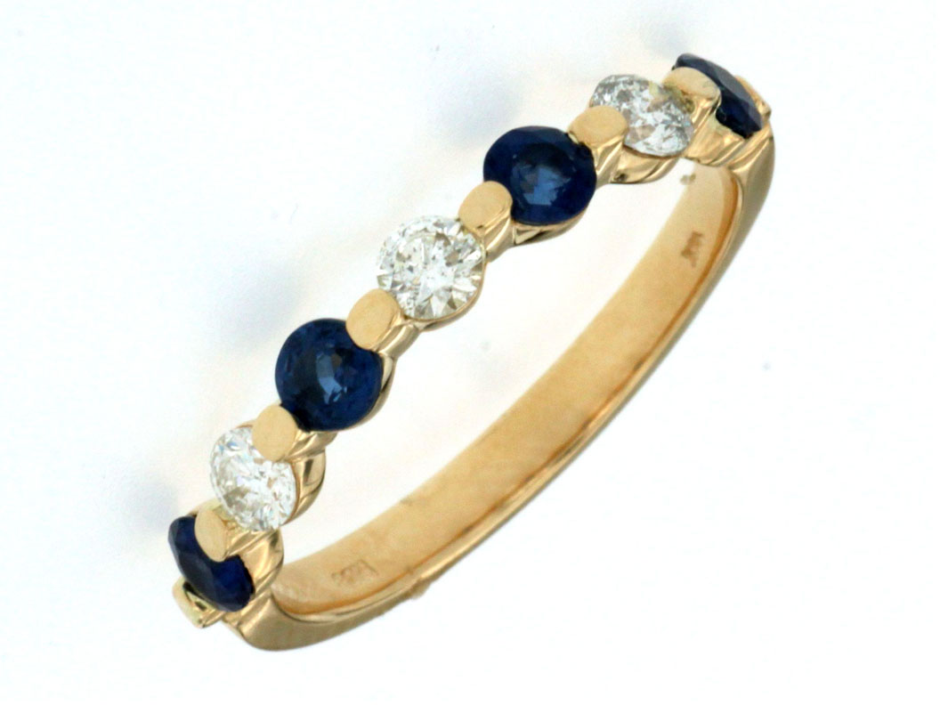 SAPPHIRE & DIAMOND RING