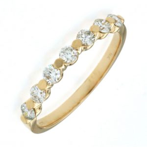LADIES’ DIAMOND RING