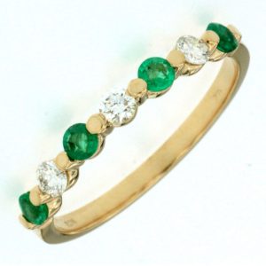 EMERALD & DIAMOND RING