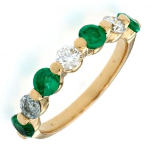 EMERALD & DIAMOND RING