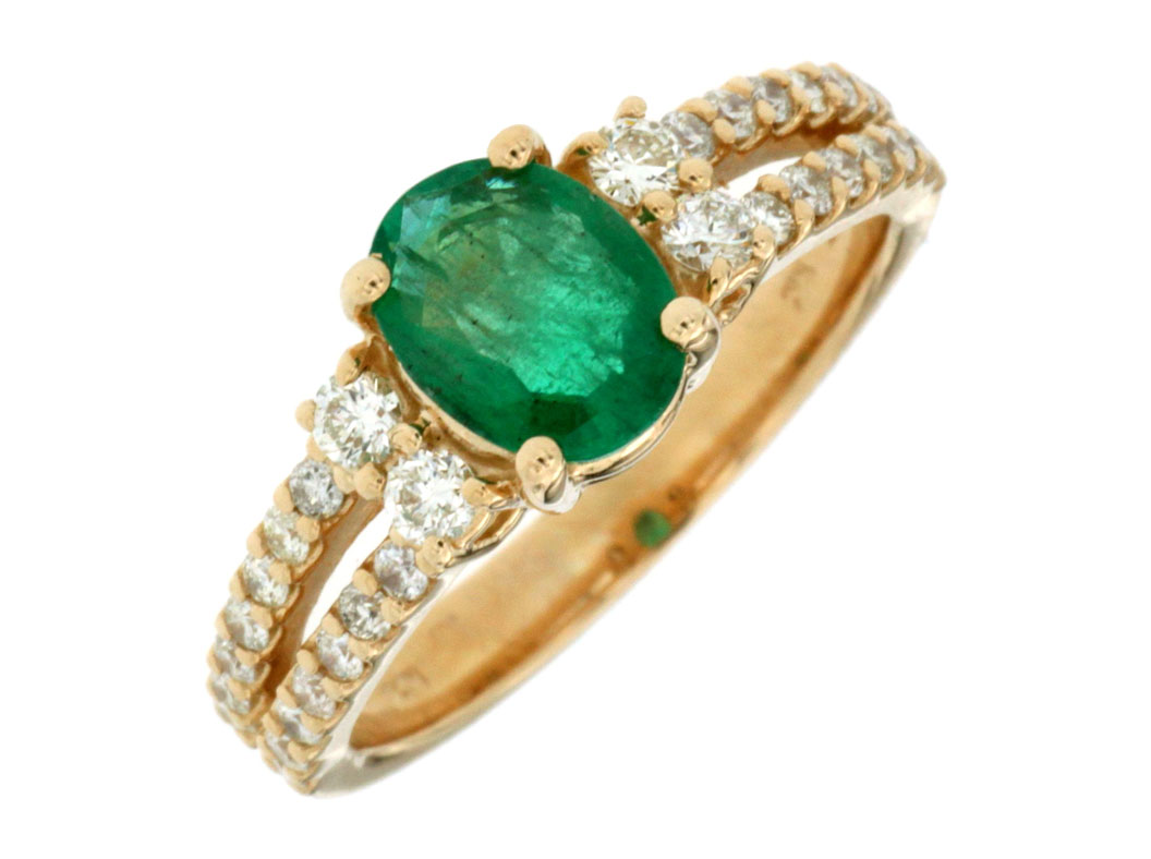EMERALD & DIAMOND RING