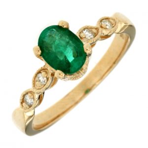 EMERALD & DIAMOND RING