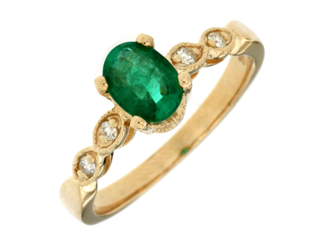 EMERALD & DIAMOND RING