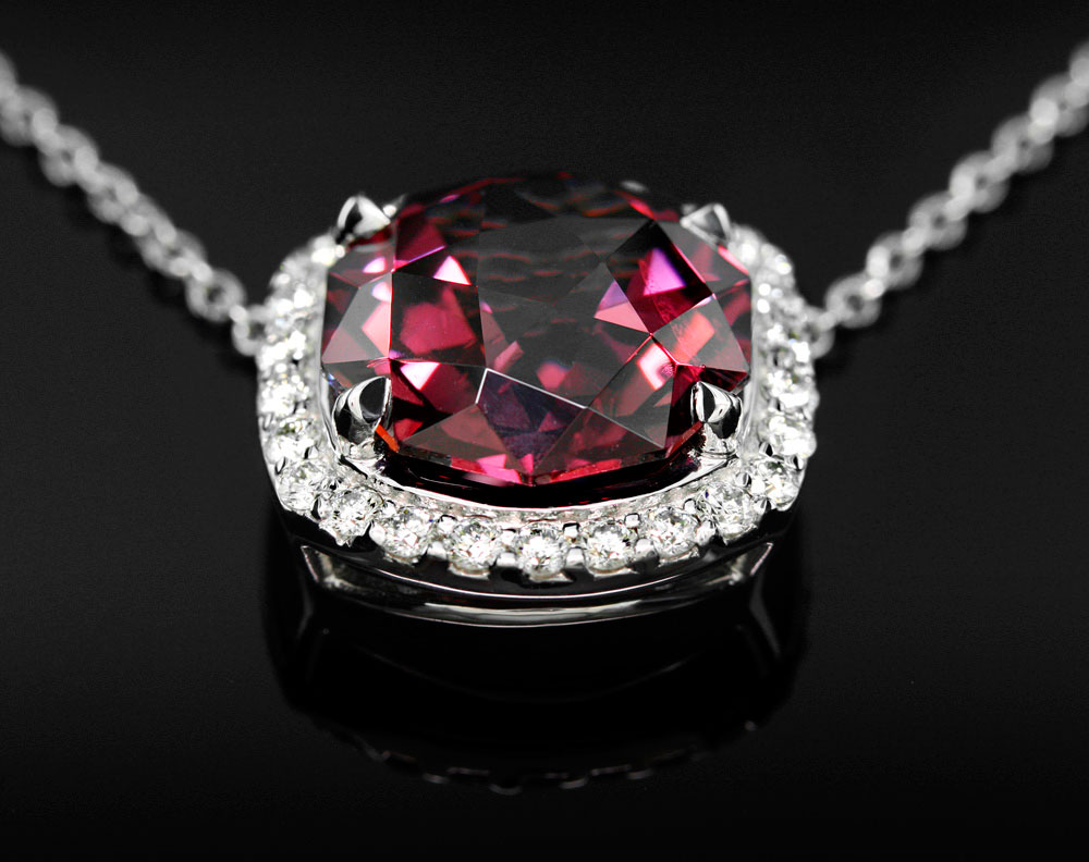 Top 10 facts for January babies! The Garnet
