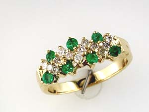 EMERALD & DIAMOND RING