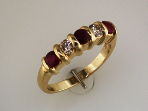 RUBY & DIAMOND RING
