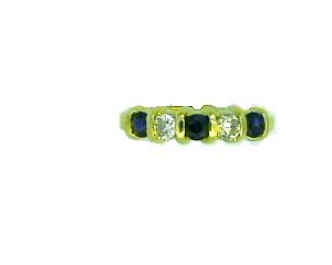 SAPPHIRE & DIAMOND RING