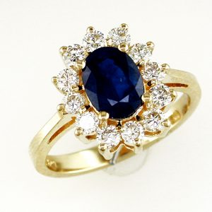 SAPPHIRE & DIAMOND RING