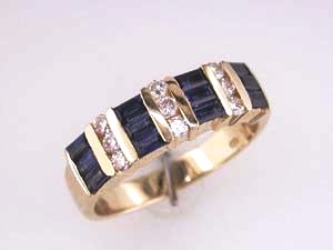SAPPHIRE & DIAMOND RING