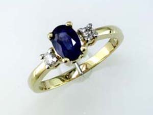 SAPPHIRE & DIAMOND RING