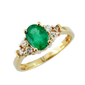 EMERALD & DIAMOND RING