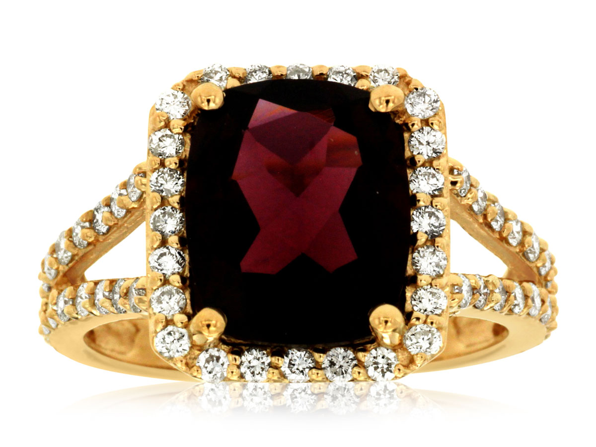 GARNET & DIAMOND RING