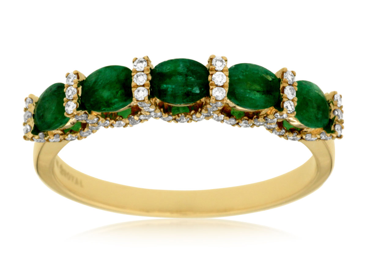 EMERALD & DIAMOND RING