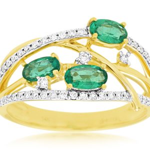 EMERALD & DIAMOND RING