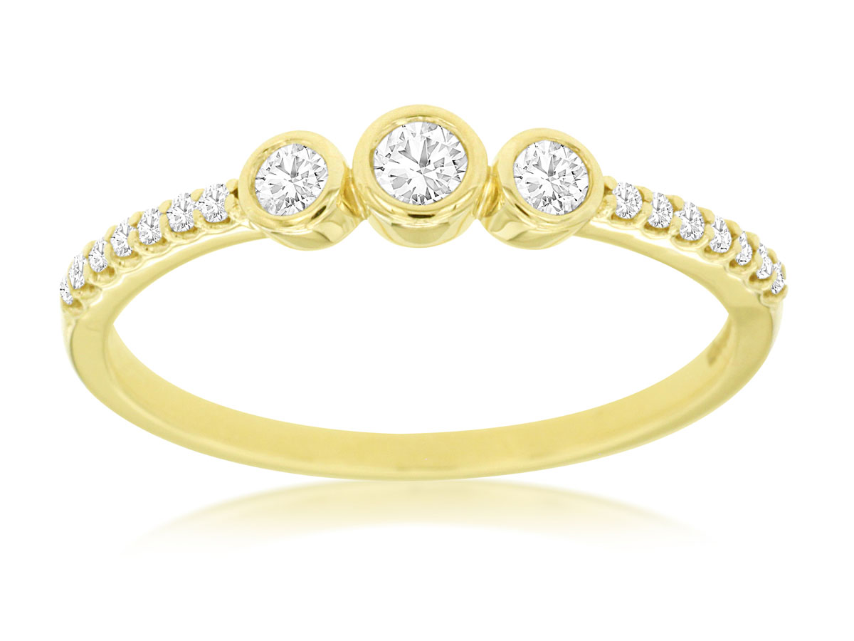 DIAMOND ENGAGEMENT RING