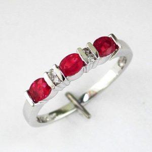RUBY & DIAMOND RING