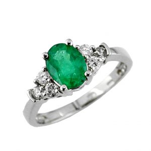 EMERALD & DIAMOND RING