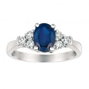 SAPPHIRE & DIAMOND RING
