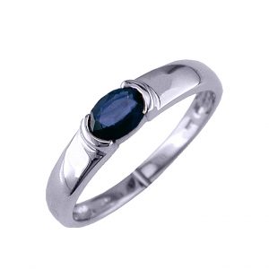 SAPPHIRE & DIAMOND RING