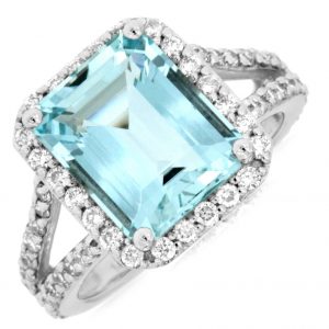 AQUAMARINE & DIAMOND RING