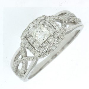 DIAMOND ENGAGEMENT RING