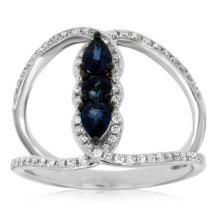 SAPPHIRE & DIAMOND RING