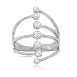 LADIES’ DIAMOND RING