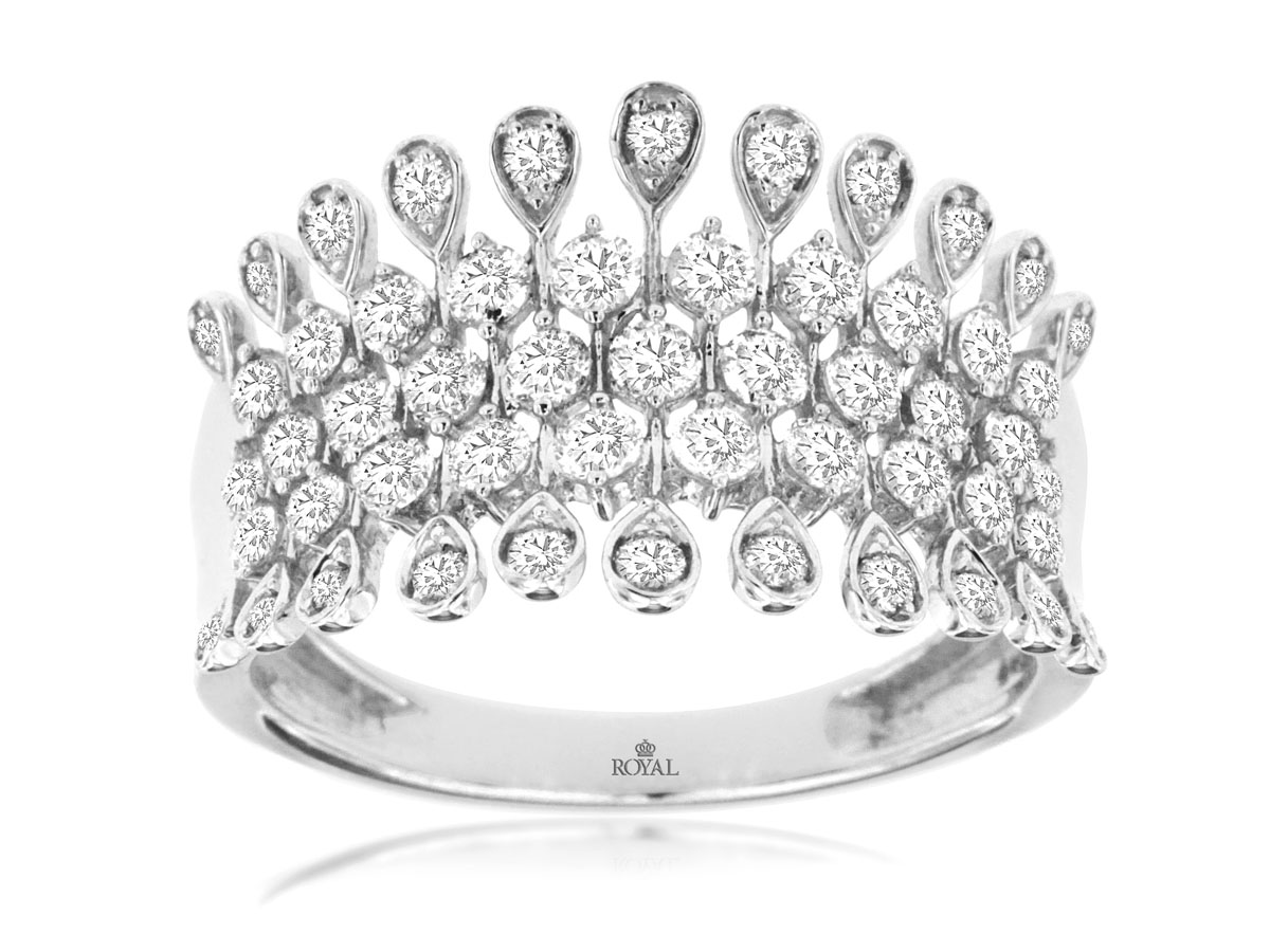 LADIES' DIAMOND RING