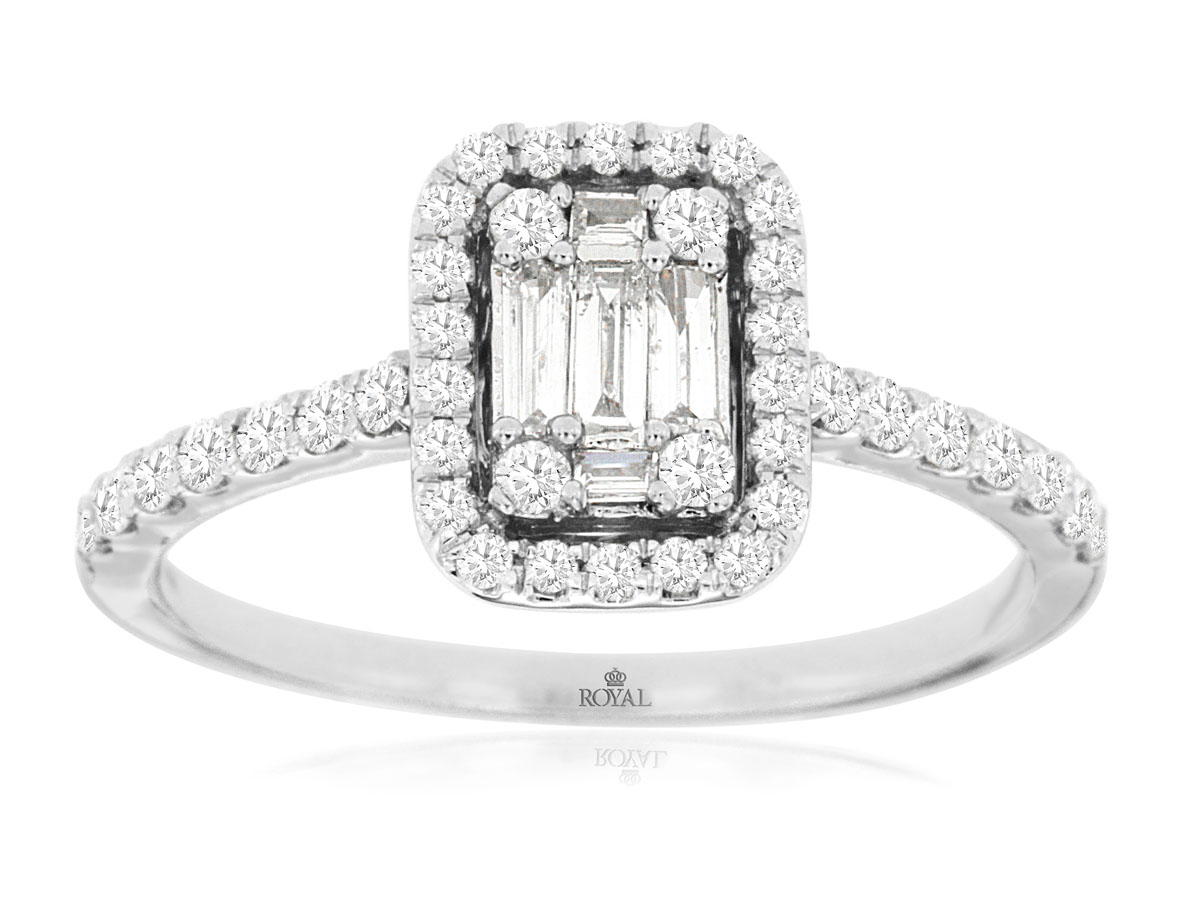 LADIES' DIAMOND RING