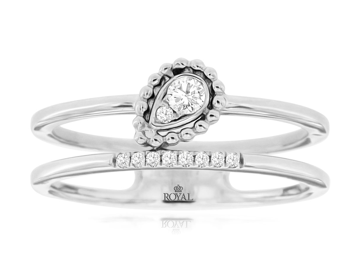 LADIES' DIAMOND RING