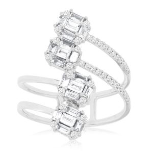 LADIES’ DIAMOND RING