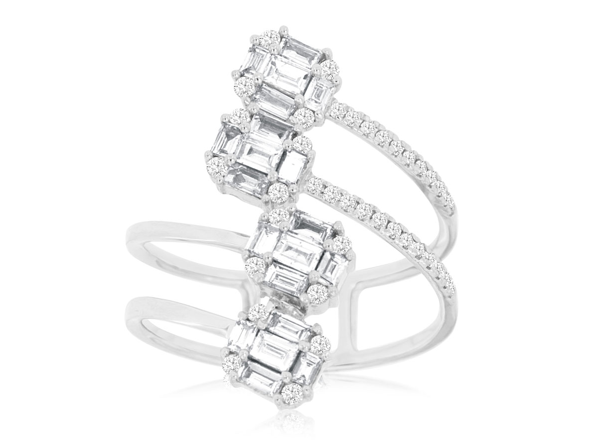 LADIES' DIAMOND RING