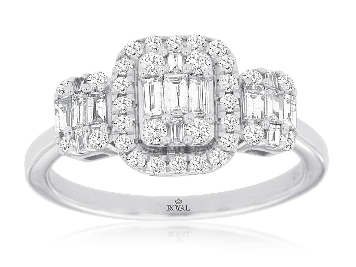 LADIES' DIAMOND RING
