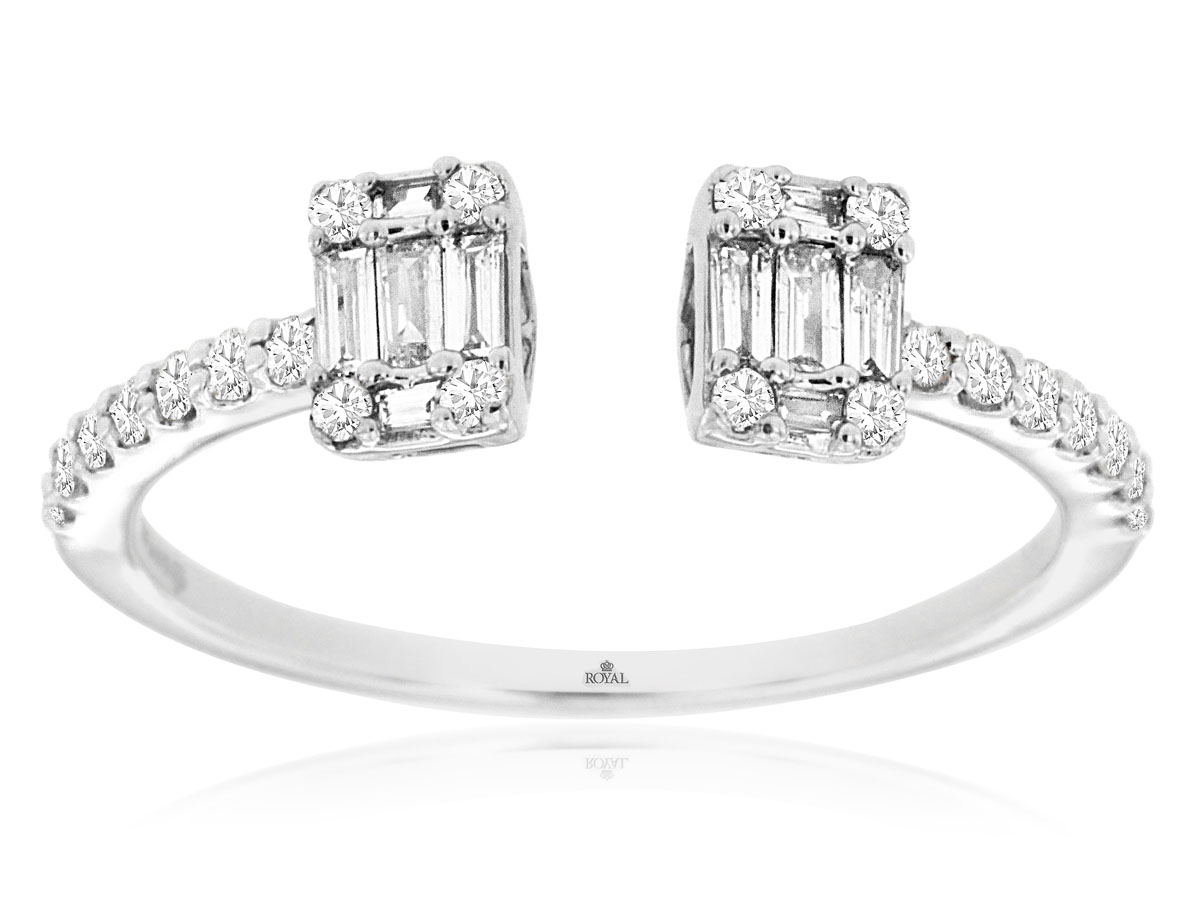 LADIES' DIAMOND RING