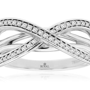 LADIES’ DIAMOND RING