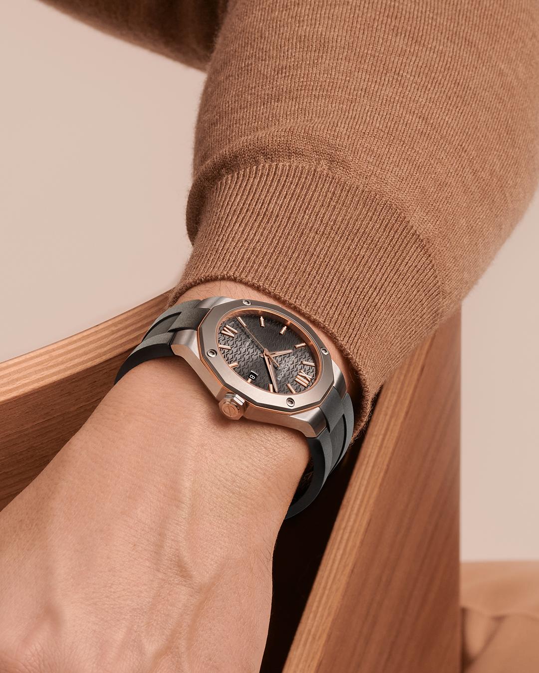 Baume et Mercier - Riviera 10660AUTOMATIC WATCH, STEEL TITANIUM - 42MM