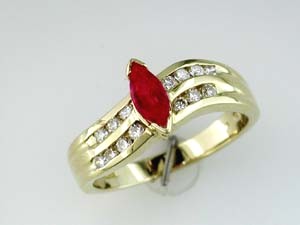 RUBY & DIAMOND RING