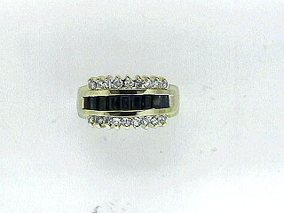 SAPPHIRE & DIAMOND RING