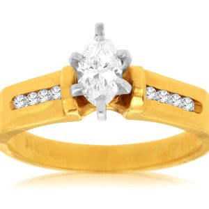 DIAMOND ENGAGEMENT RING