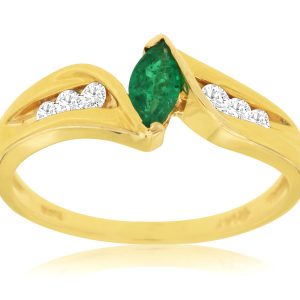 EMERALD & DIAMOND RING