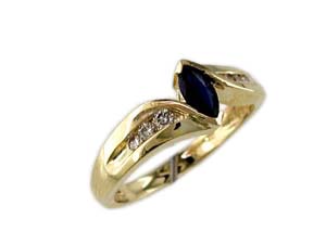 SAPPHIRE & DIAMOND RING