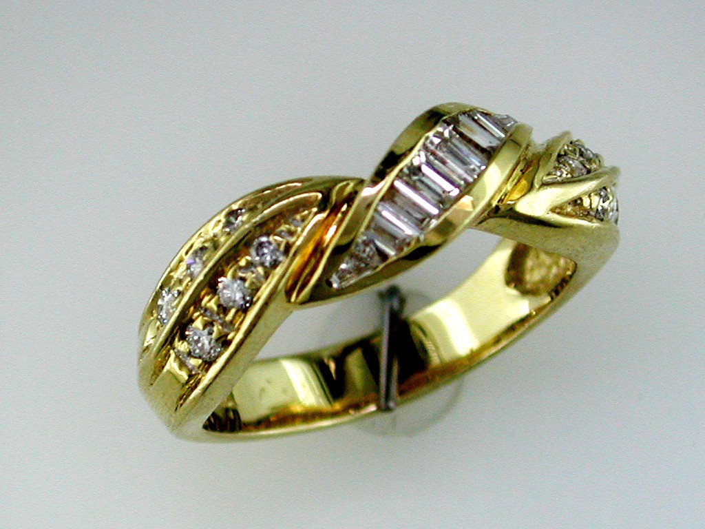 DIAMOND WEDDING RING