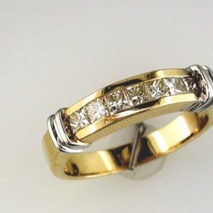 DIAMOND WEDDING BAND