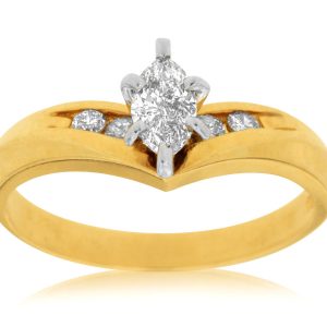 DIAMOND ENGAGEMENT RING