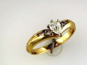 DIAMOND ENGAGEMENT RING