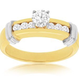 DIAMOND ENGAGEMENT RING
