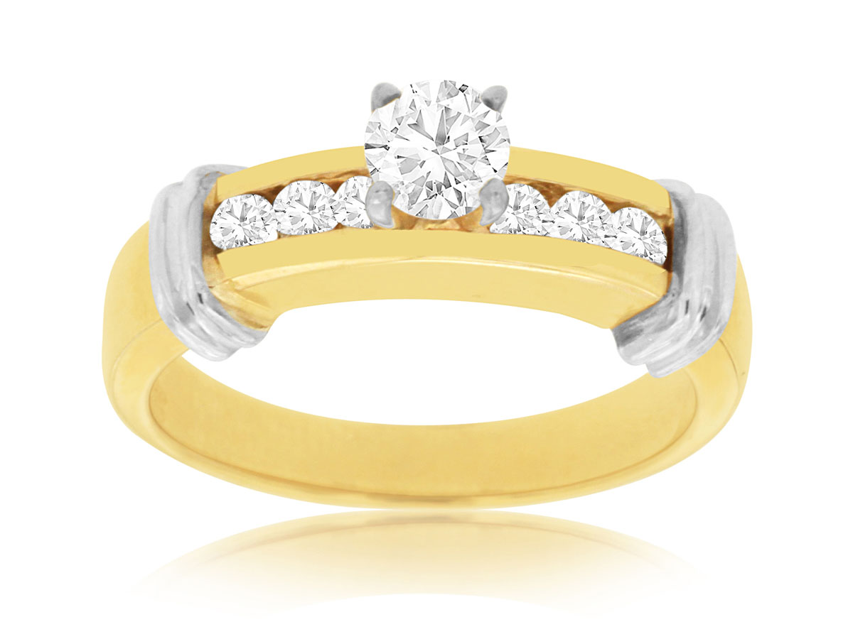 DIAMOND ENGAGEMENT RING