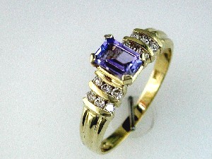 TANZANITE & DIAMOND RING
