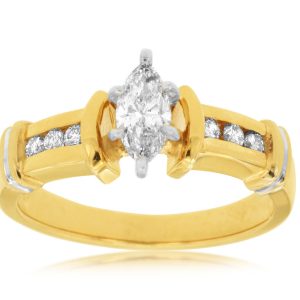DIAMOND ENGAGEMENT RING